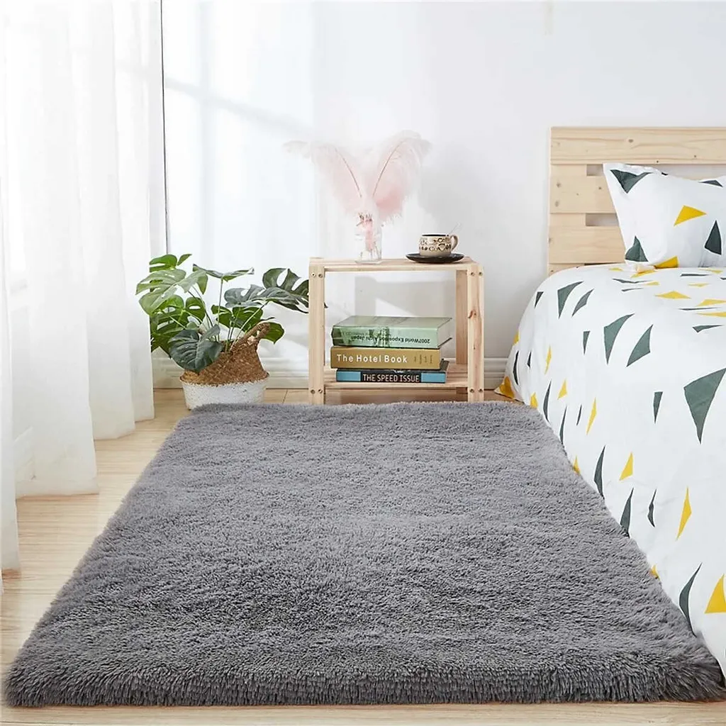 Mẫu thảm trải sàn phòng ngủ chất liệu lông xù phong cách hiện đại